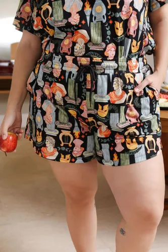 Short Pijama Evasê Estampa Mitologia