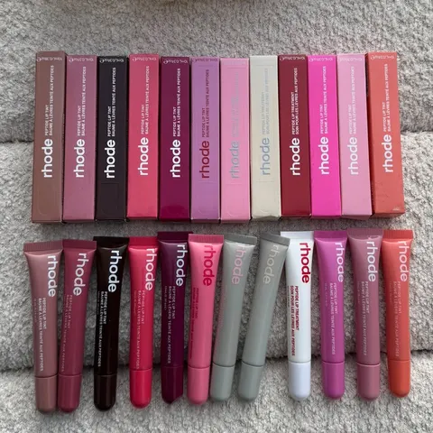 Bálsamo Labial Rhod Hidratante com Efeito Espelhado, Gloss Labial de Longa Duração, Óleo Labial Não Pegajoso com Efeito Volumizador, Cores Ribbon Espresso Raspberry Toast, Cosmético de Maquiagem