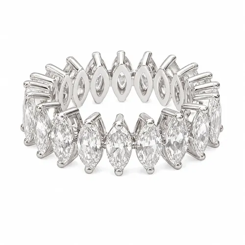 Anel com 20 Zircônias Navete 6 x 3 mm em Prata 925