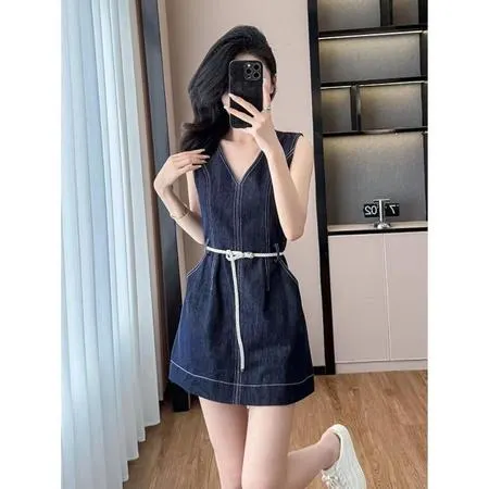 [Venda por tempo limitado] Vestido jeans pequeno de cintura estreita, novo estilo retrô azul escuro com decote em V sem 