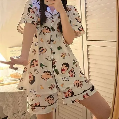 Conjunto de Pijamas Kawaii Crayon Shin-Chan com 2 Peças, Camiseta de Manga Curta e Shorts, Confortáveis e Ventilados, Presentes para Meninas no Aniversário