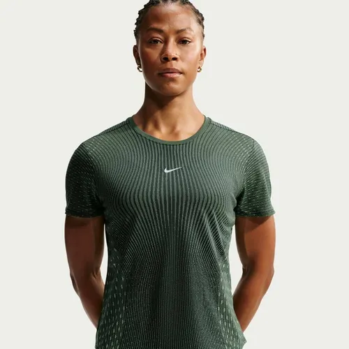 Camiseta Nike Aero-FIT Swift Feminina