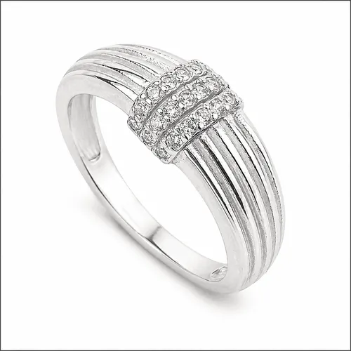 Anel 7 mm Prata Quadrado com 24 Zircônias Trabalhado