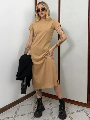 Vestido Midi Camiseta com Fenda Aveloz Caramelo
