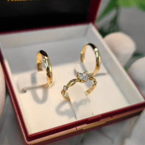 Par alianças 4mm abauladas com Anel Love (Escolha a cor da pedra)