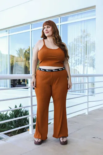Calça Legging Flare Canelada Marrom Doce de Leite