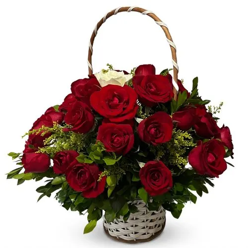 Cesta de 29 Rosas Vermelhas e 1 Rosa Branca