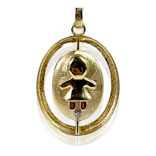 Pingente Menina com Diamante e Chapa em Ouro 18k