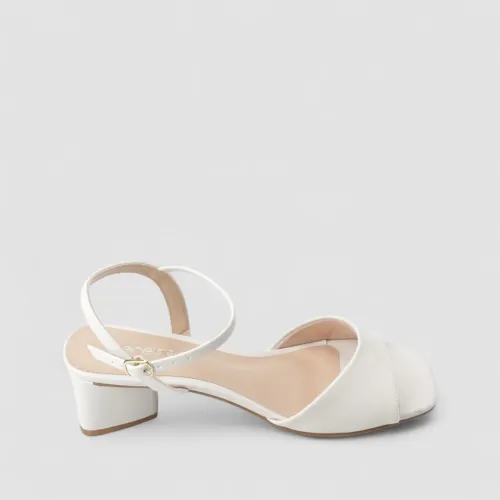 Sandália Feminina Penélope Salto Geométrico Decote Off White