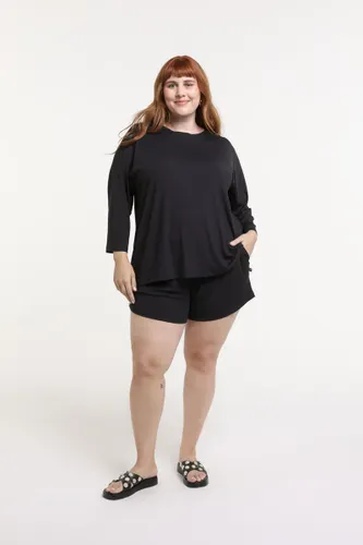Short Evasê Feminino Canelado Preto