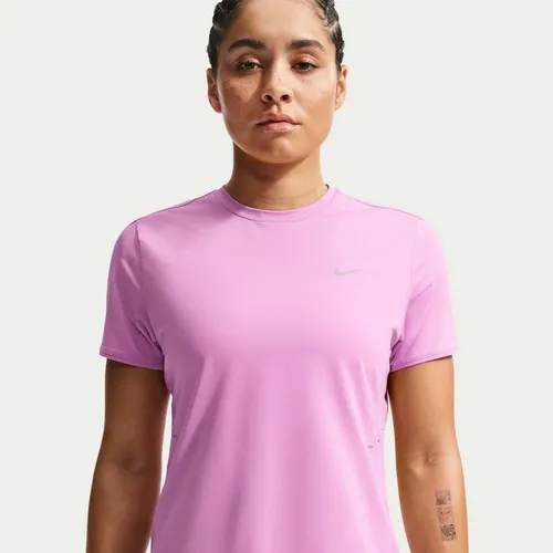 Camiseta Nike Dri-FIT Swift Feminina