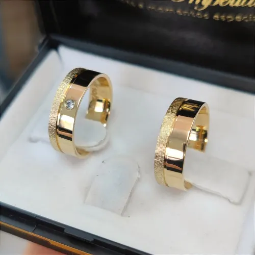 Par Alianças de Moedas Antigas Trabalhadas 8mm reta Mod. R1 Granitada com Zircônia