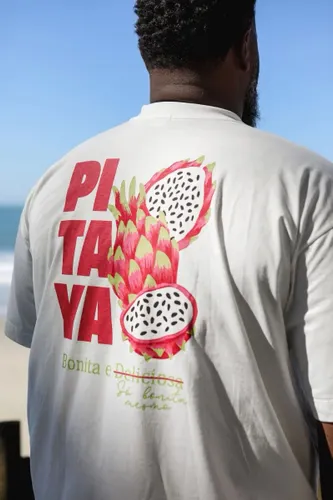 Camiseta Oversized Estampa Localizada Costas Pitaya