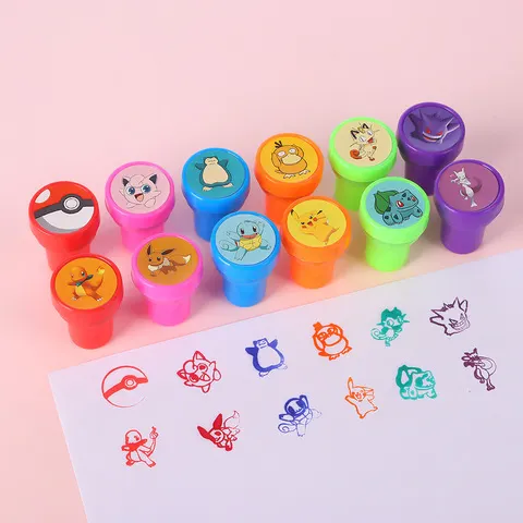 12 pçs pokemon anime cor mini selo pikachu gengar snorlax dos desenhos animados bonito brinquedo de plástico acessórios decorar presentes de aniversário do miúdo