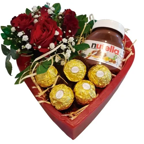 Cesta com Rosas e Ferrero Rocher
