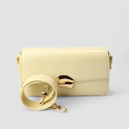 Bolsa Envelope Gabriela Pequena Verniz Fivela Estilizada Amarelo