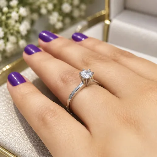 Anel de prata modelo Princesa com Zircônia