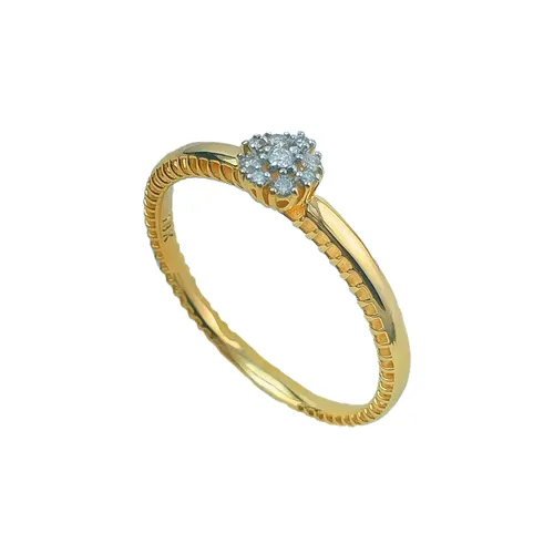 Anel com 9 Diamantes e Lateral Trabalhada em Ouro 18K