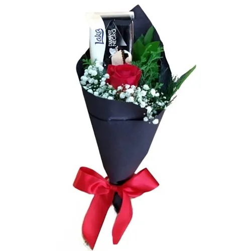 Cone com Rosa e Chocolate