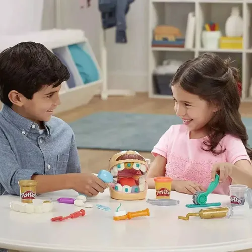 Massinha de Modelar Infantil Brincando de Dentista, Play-Doh - Conjunto de Brinquedo com 9 Acessórios e 6 Potes - A partir de 3 Anos