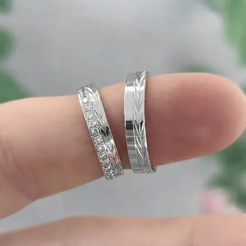 Par Alianças de Prata 925 com 4mm Mod. Mimo com 12 Pedras