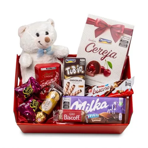 Cesta de Chocolates e Guloseimas com Ursinho
