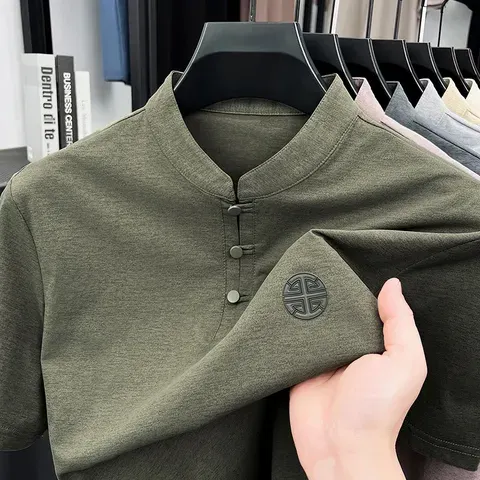 Camiseta Masculina de Manga Curta com Gola Mandarim Estilo Chinês Casual com Botões Henley