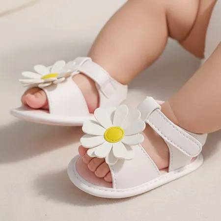 Sandália Bebê Menina Flor Margarida Branca Lançamento Verão Sapatinho Infantil RN Festa Batizado