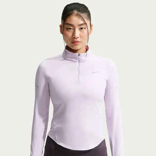Camiseta Dri-FIT Nike Manga Loga Swift Feminina