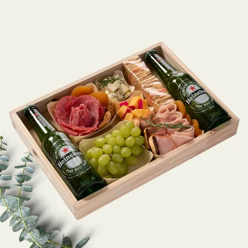Tábua de Queijos, Frios e Cerveja Heineken na Bandeja