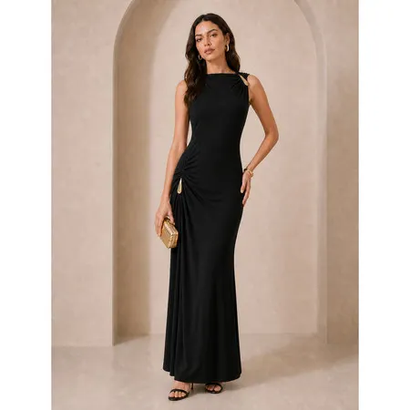 VESTIDO LONGO FEMININO SEM MANGAS COM PREGAS E DETALHES METÁLICOS