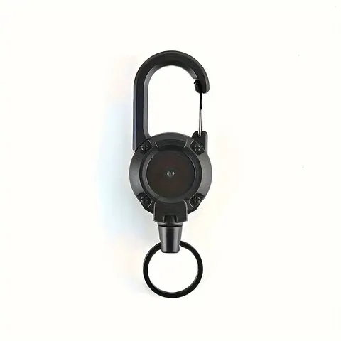 Um chaveiro retrátil multifuncional resistente com cabo de aço e fivela reforçada, perfeito para atividades ao ar livre.